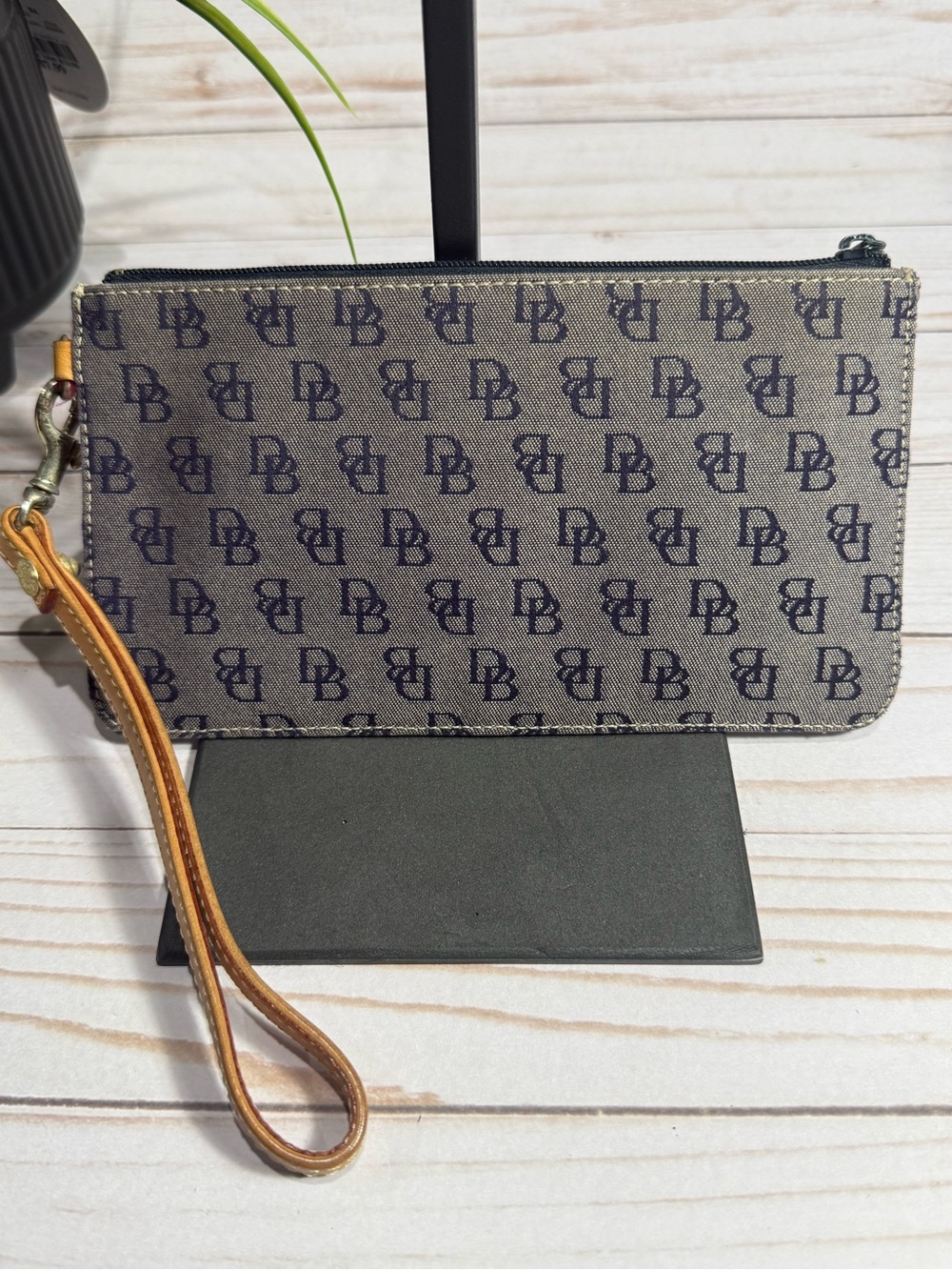 Dooney and Bourke Signature Logo Keychain Wristlet Wallet - EUC
